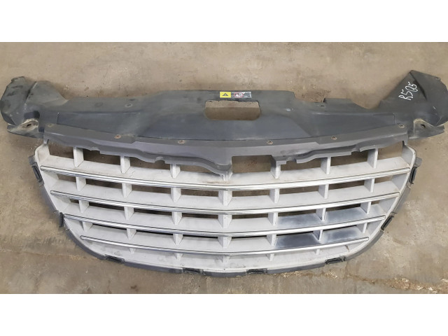 Передняя решётка Chrysler Pacifica  04857713AA, 04857631AA      