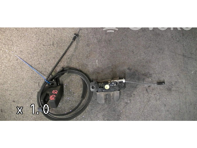 Замок багажника 2K5827506, 7E0827162B    Volkswagen Caddy 2004 - 2010 года