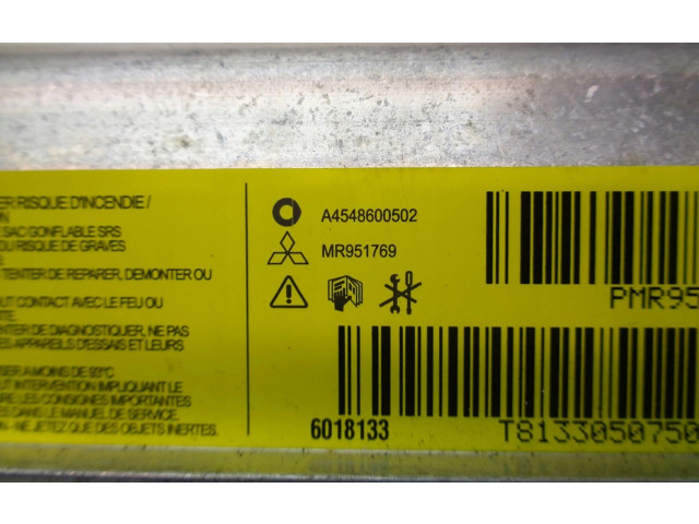 Подушка безопасности пассажира MR951769   Mitsubishi Colt
