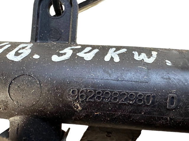 Топливная рампа 9628982980   Citroen Saxo 1.4 