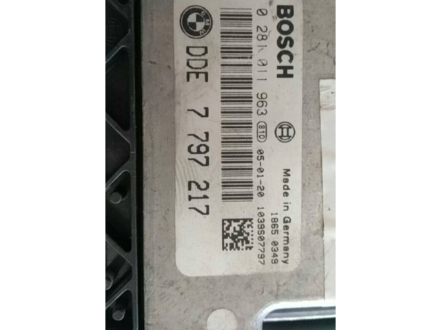 Řídící jednotka 7797217, BOSCH0281011963   BMW 1 E81 E87 2008