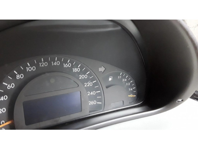 Přístrojová deska  Mercedes-Benz C W203 2003 110008896043, A2035403411  