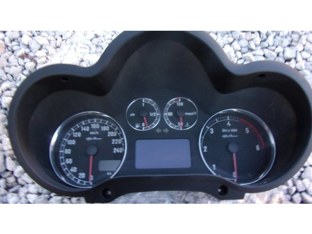 Přístrojová deska  Alfa Romeo 147 2003 156071228  