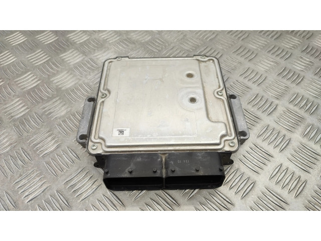 Блок управления двигателя 0281033582, P68328041AA   Jeep Compass