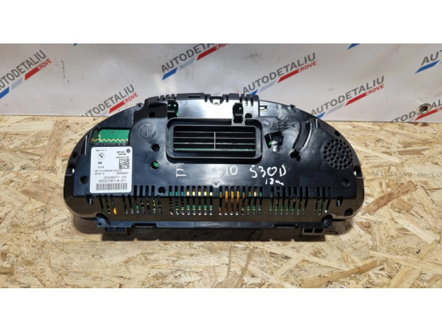 Přístrojová deska  BMW 5 F10 F11 2011 9228614, 2059571  