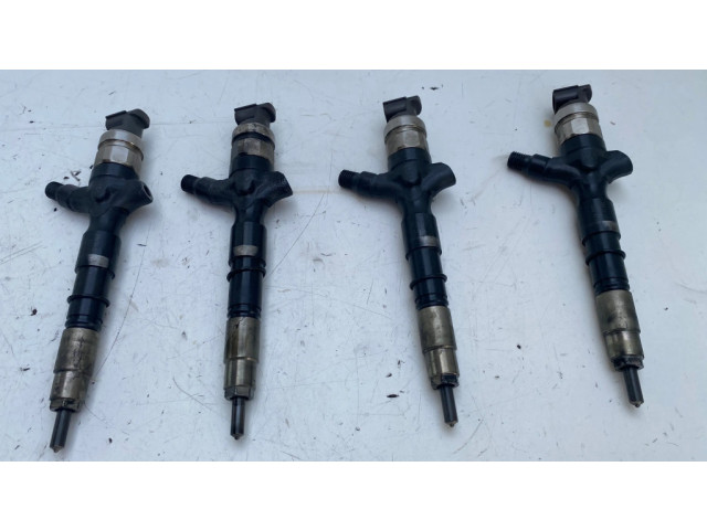 Комплект форсунок 2367030100    Toyota Hilux (AN10, AN20, AN30) для дизельного двигателя  2.5