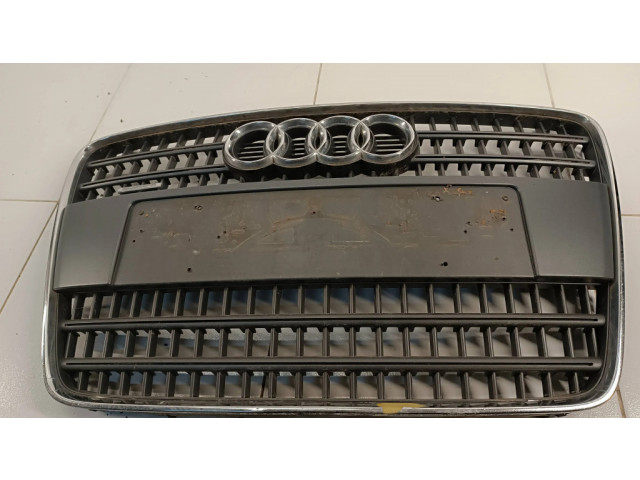 Верхняя решётка Audi Q7 4L 2005-2015 года 4L0853651      