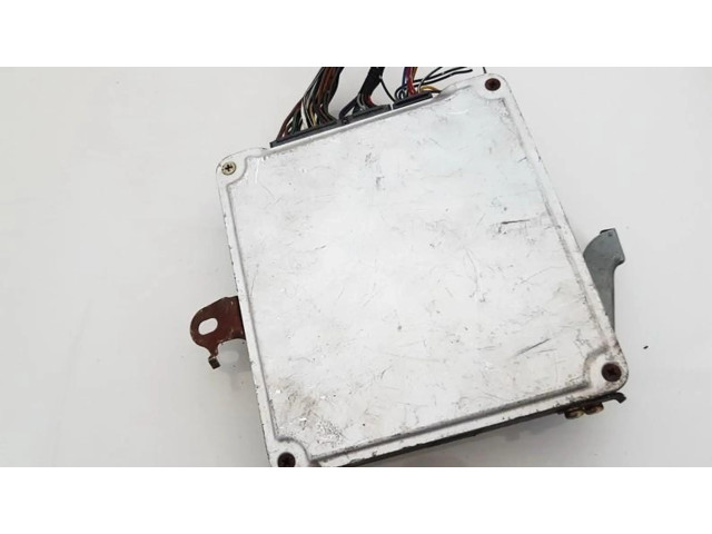 Řídící jednotka 1758001231   Toyota 4 Runner N120 N130 1994