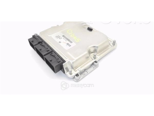 Блок управления двигателя MR577252   Mitsubishi Space Runner