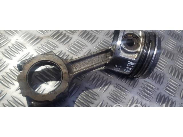 Píst    Alfa Romeo 156  pro naftový motor 1.9  