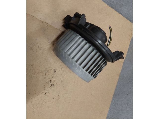 Вентилятор печки    AV2727000311, 12V11G15   Suzuki Swift