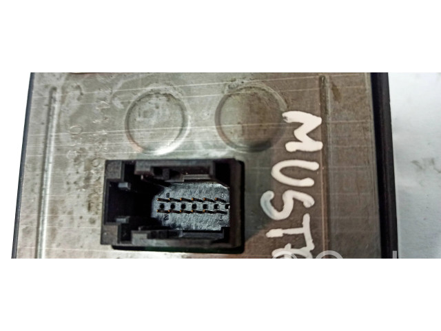 Дисплей    FR3T18B955GE, 252964109   Ford Mustang VI