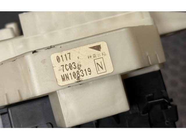 Блок предохранителей 8637A171, CLBTC632001   Mitsubishi Colt    