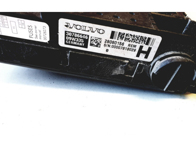   Pojistková skříňka 30728273, 30786646   Volvo XC90 2004