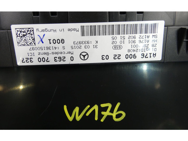 Přístrojová deska  Mercedes-Benz A W176 2015 A1769002203, 0263700327  