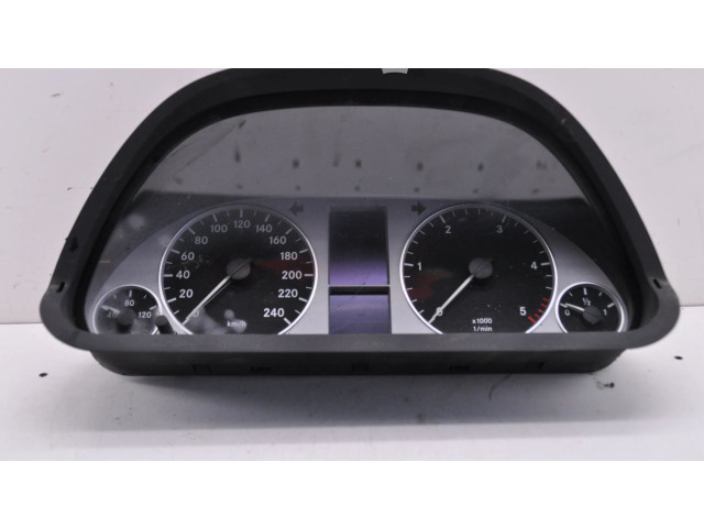 Přístrojová deska  Mercedes-Benz B W245 2006   