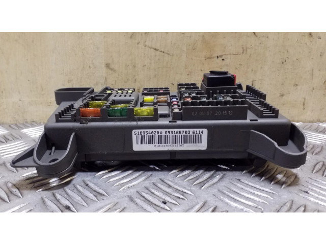   Pojistková skříňka 693168703, 518954020A   BMW X5 E70 2007
