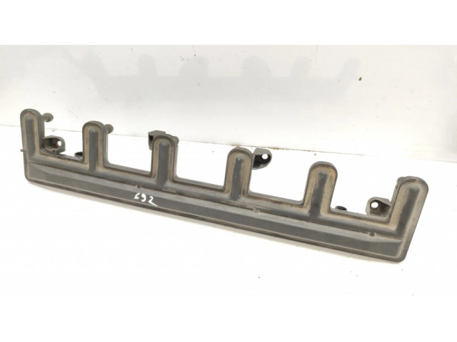 Vstřikovací lišta 1440318   BMW Z4 E85 E86  pro benzínový motor 3.0 306S3 M54B30 