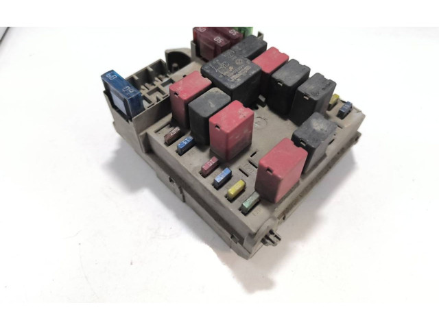 Блок предохранителей 51724394   Fiat Stilo 2002