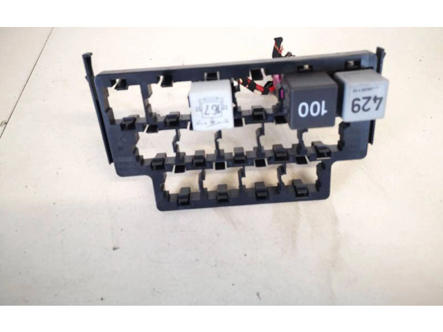 Блок предохранителей  6q0972595a, 6Q0972595A   Volkswagen Polo IV 9N3    