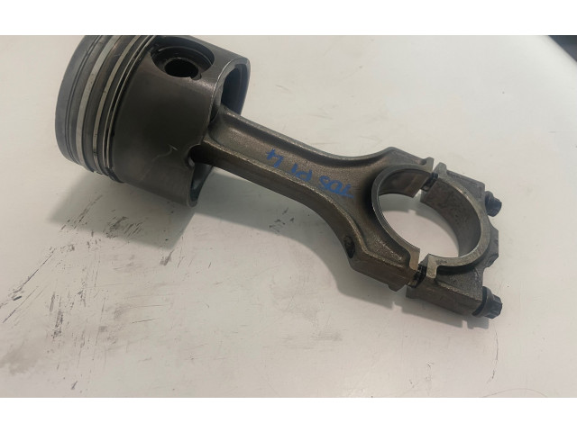 Поршень с шатуном M51D25_256T1 11252246629, 11252246630  BMW 5 E39  