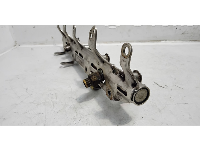 Vstřikovací lišta 06J133317G   Audi A3 S3 8P  pro benzínový motor 1.8  1050