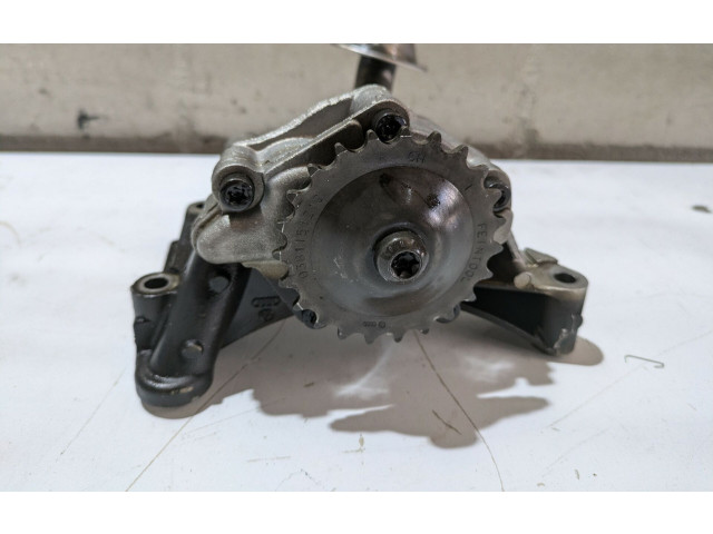 Масляный насос   038115105C, 038115121C  Volkswagen Caddy 