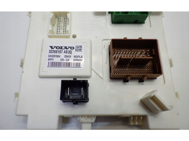Pojistková skříňka Řídící jednotka BSM 32268107   Volvo XC40 2021
