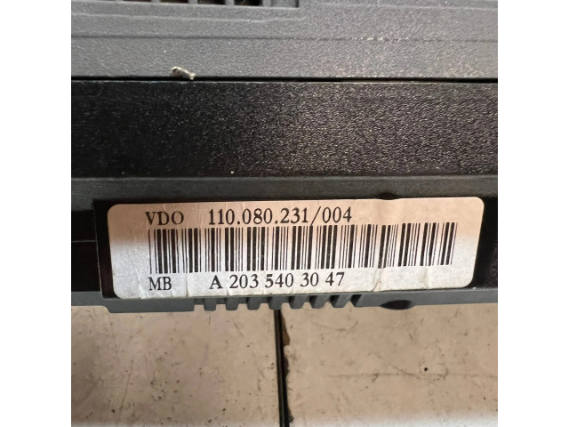 Přístrojová deska  Mercedes-Benz C W203 2004 A2035403047, 110080231  