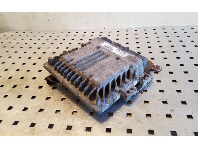 Řídící jednotka 237102426R, 237101908R   Renault Megane III 2013