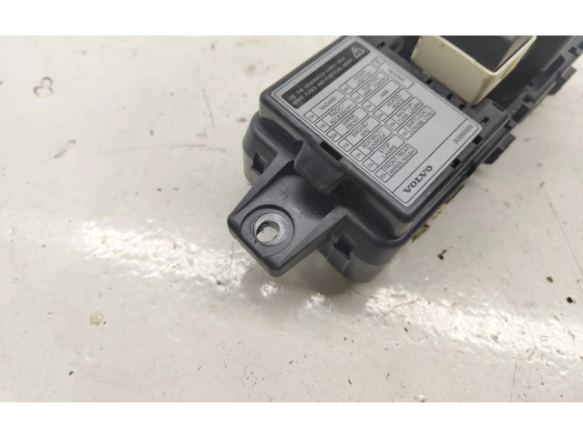   Pojistková skříňka 30889989   Volvo S40, V40 2000