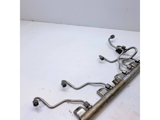 Vstřikovací lišta 13537547599, 7547599   BMW 5 F10 F11  pro benzínový motor 4.4  