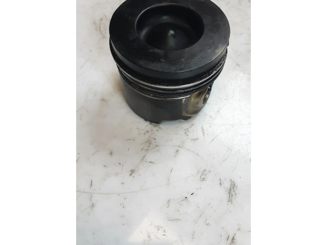 Píst 83L57, R181   Audi A6 S6 C6 4F     
