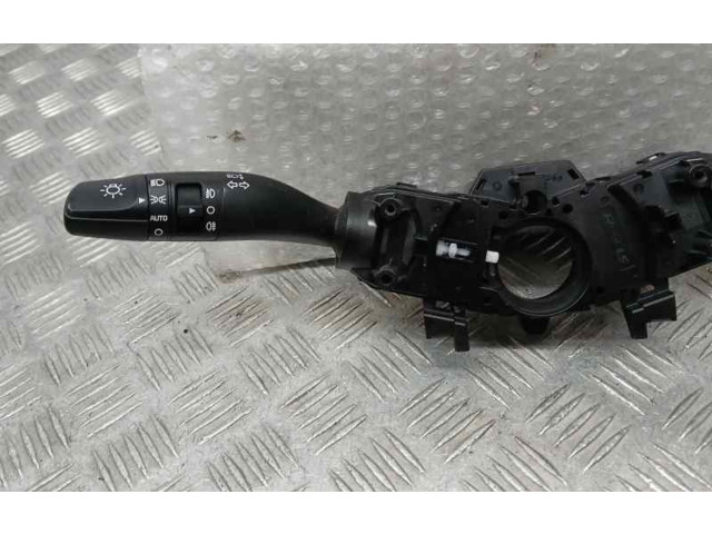 Ручка стеклоочистителей 93403D4952   KIA Stonic