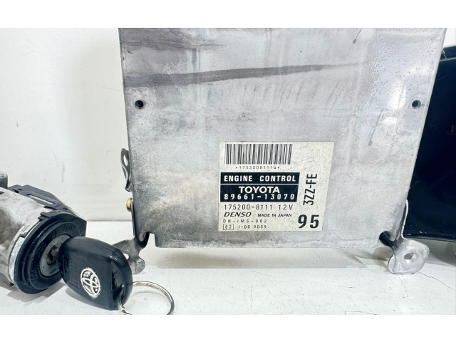 Генератор 175200-8111, 175200-8111   Toyota Corolla Verso E121      