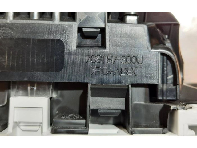 Přístrojová deska  Peugeot 108 2020 B001115380  