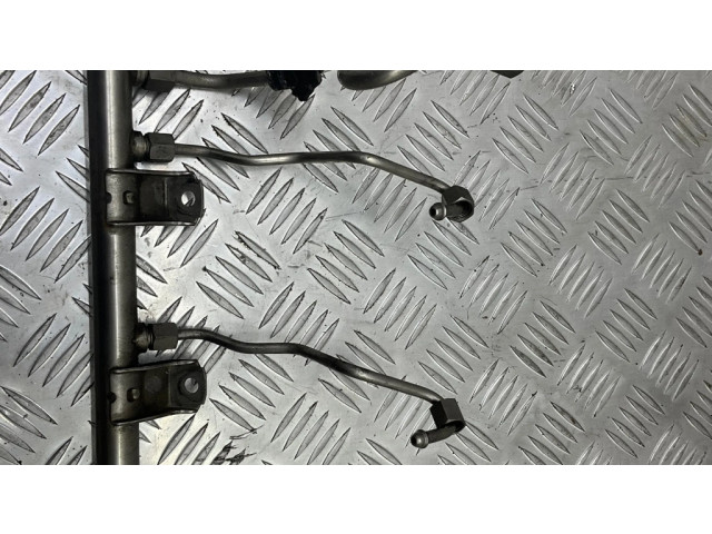 Vstřikovací lišta 7547599, 603071   BMW 7 F01 F02 F03 F04  pro benzínový motor 4.4  