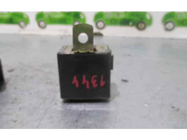 Блок предохранителей 9525033000   KIA Joice    
