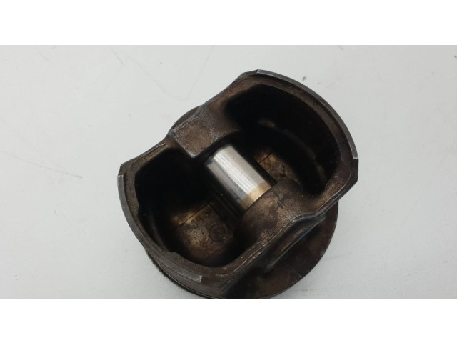 Píst 83955, 83955508   BMW 3 E36  pro benzínový motor 2.5  M50 NV