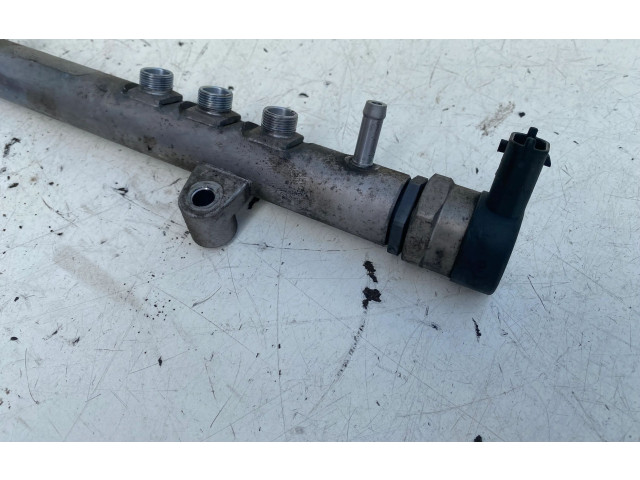 Vstřikovací lišta 30777759, 0445215025   Volvo V60    D5204T2 