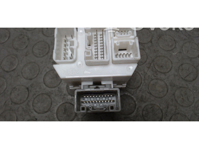 Блок предохранителей  MN108928   Mitsubishi Colt    