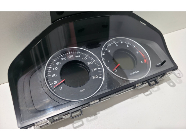Přístrojová deska  Volvo V60 2013 31343323, 36001834  