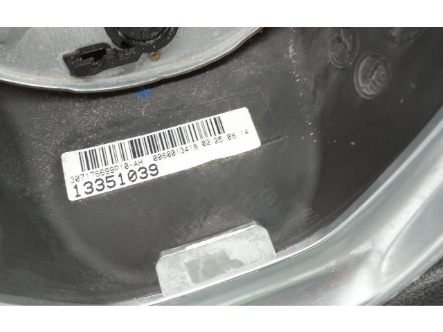 Руль Opel Zafira C  2011 - 2019 года 13351039      