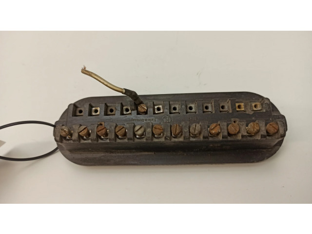 Блок предохранителей 0005458701   Mercedes-Benz COMPAKT W115    