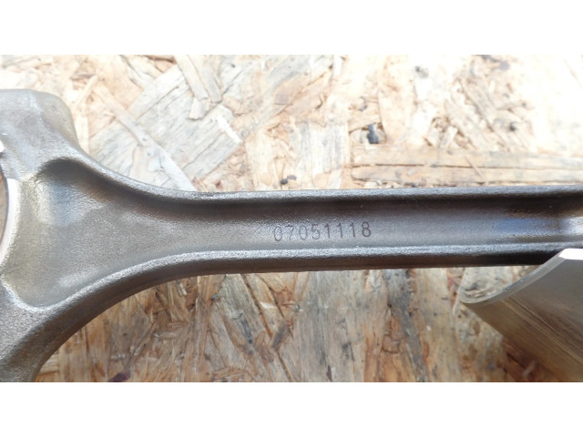  Поршень с шатуном  RNA07, 07051118  Honda FR-V для бензинового / Газ двигателя 1.8