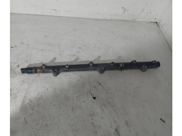 Vstřikovací lišta 0445216002   BMW 5 E39     