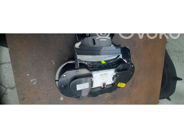Přístrojová deska  Peugeot 5008 2013 9674982480  