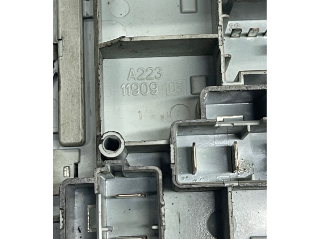 Блок предохранителей 57657, 51773289   Fiat Stilo 2002