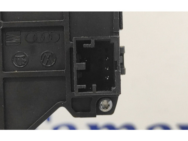 Блок управления 7L6953549F   Volkswagen Touareg I
