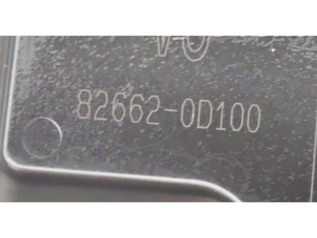   Pojistková skříňka 821110UZ60D, 826620D100   Toyota Yaris 2015